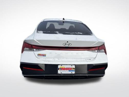 2025 Hyundai ELANTRA SEL
