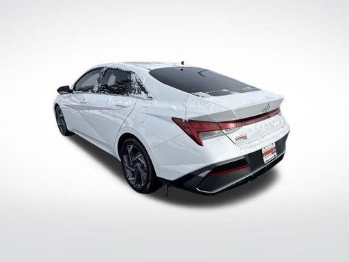 2025 Hyundai ELANTRA SEL