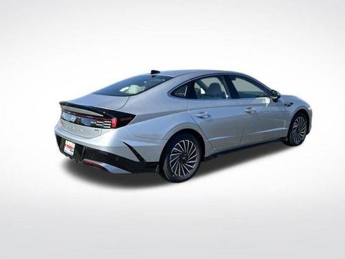 2025 Hyundai SONATA Hybrid SE