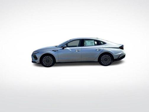 2025 Hyundai SONATA Hybrid SE