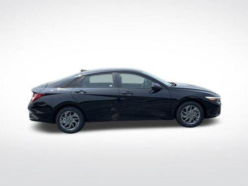 2025 Hyundai ELANTRA HEV Blue