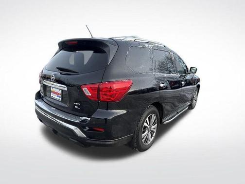 2018 Nissan Pathfinder SL