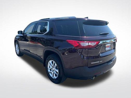Black Currant Metallic 2018 Chevrolet Traverse LT Cloth