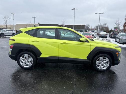 2025 Hyundai KONA SE