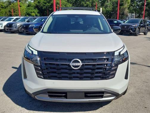 Everest White P 2026 Nissan Pathfinder SL