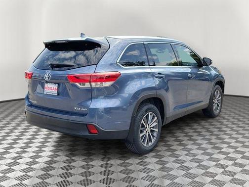 Shoreline Blue Pearl 2019 Toyota Highlander XLE