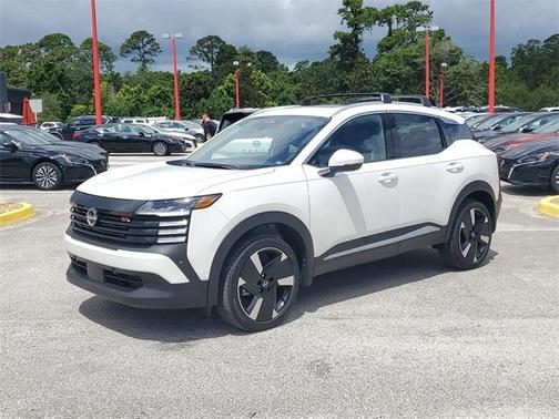 2025 Nissan Kicks SR