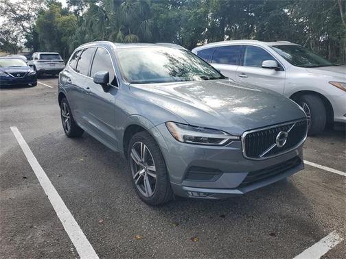 2020 Volvo XC60 T5 Momentum