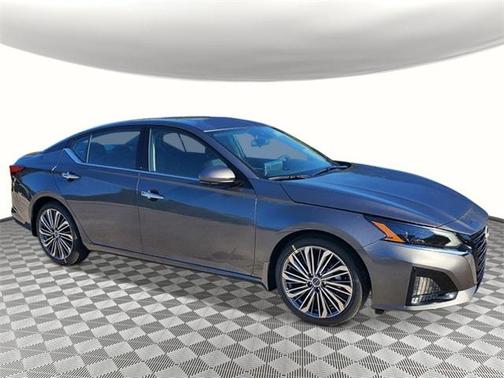 2025 Nissan Altima SL