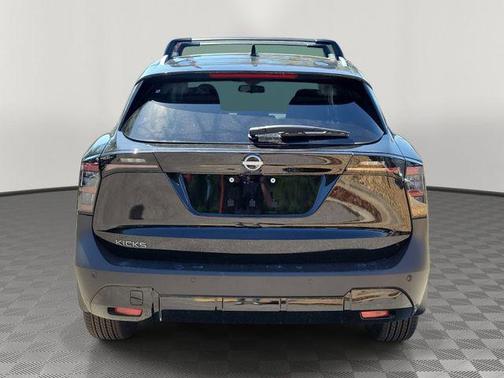 Super Black 2026 Nissan Kicks SV