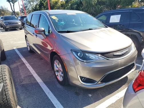 2018 Chrysler Pacifica Touring Plus
