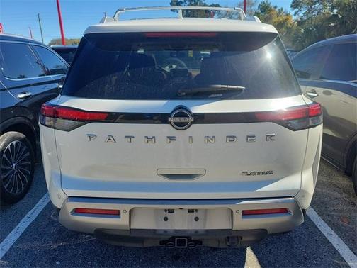 2022 Nissan Pathfinder Platinum