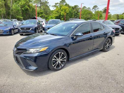 Aqua 2019 Toyota Camry SE