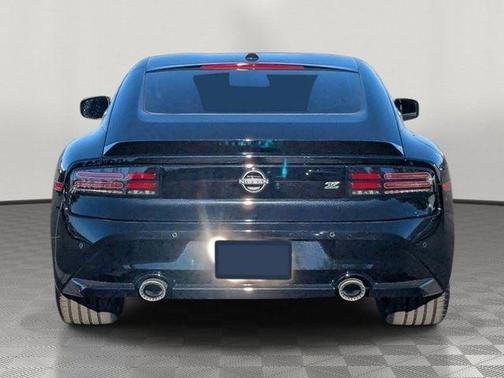 Black (P) 2026 Nissan Z performance