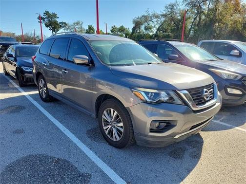 2018 Nissan Pathfinder SL