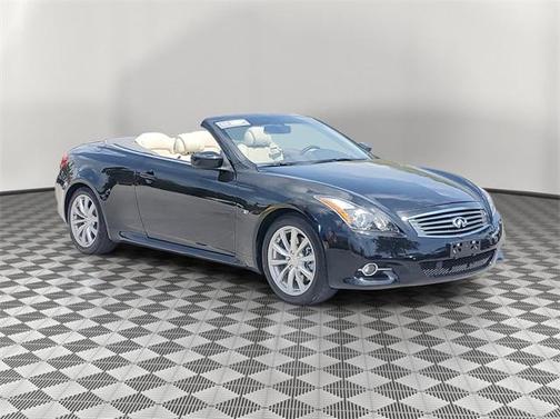 2014 INFINITI Q60 Base