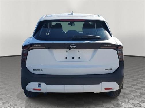 2025 Nissan Kicks S