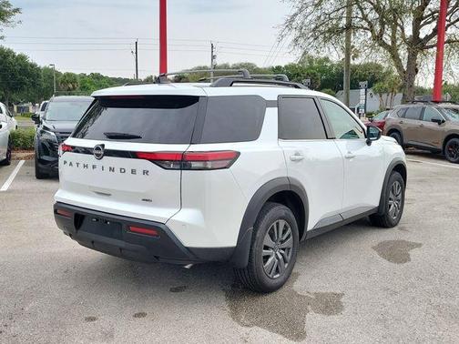 Everest White P 2026 Nissan Pathfinder SV