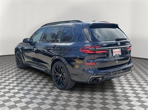 2023 BMW X7 M60i