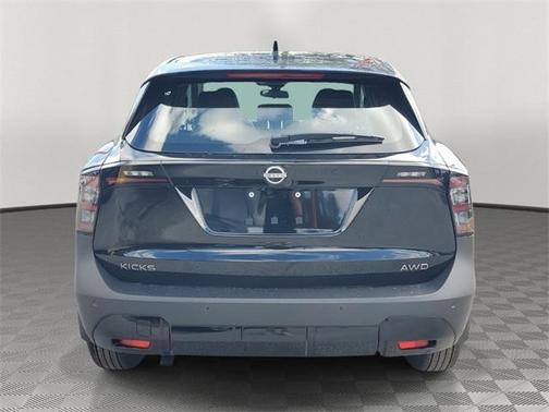 2025 Nissan Kicks S