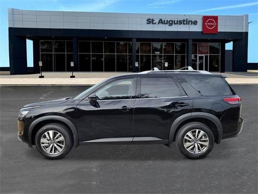 2025 Nissan Pathfinder SL