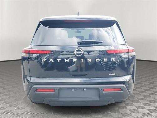 2025 Nissan Pathfinder S