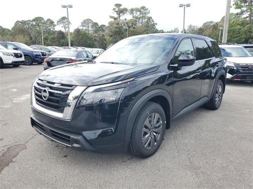 2025 Nissan Pathfinder S