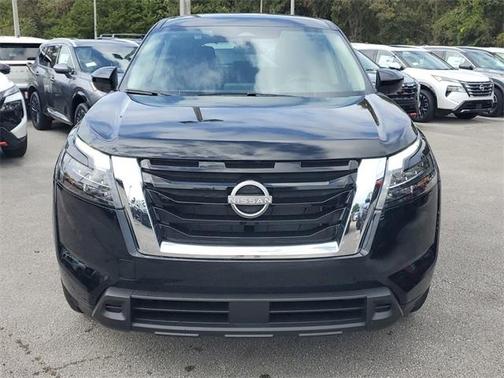 2025 Nissan Pathfinder S