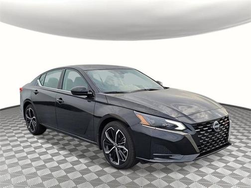 2025 Nissan Altima SR