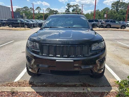 Brilliant Black Crystal Pearlcoat 2014 Jeep Grand Cherokee Altitude
