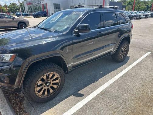 Brilliant Black Crystal Pearlcoat 2014 Jeep Grand Cherokee Altitude