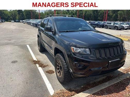 Brilliant Black Crystal Pearlcoat 2014 Jeep Grand Cherokee Altitude