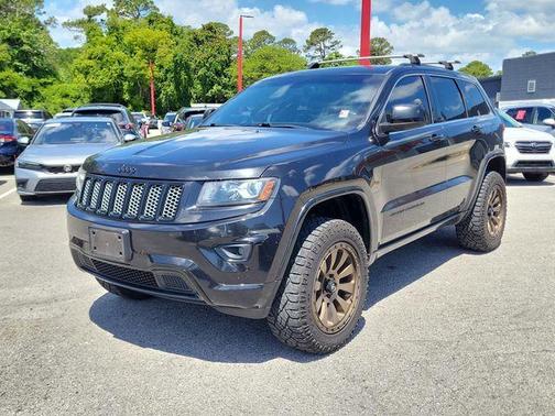 Brilliant Black Crystal Pearlcoat 2014 Jeep Grand Cherokee Altitude