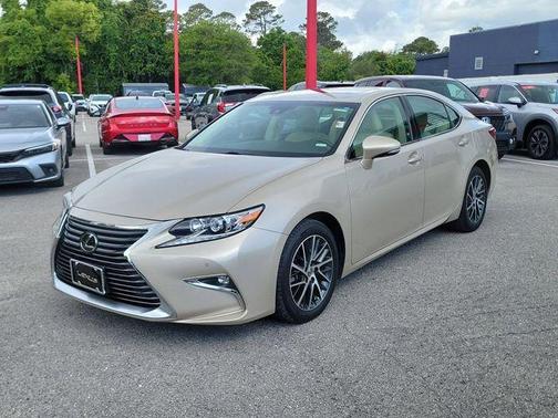 Cashmere Metallic 2017 Lexus ES 350 Base