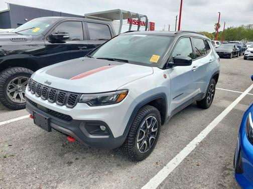 Silver Zynith 2024 Jeep Compass Trailhawk