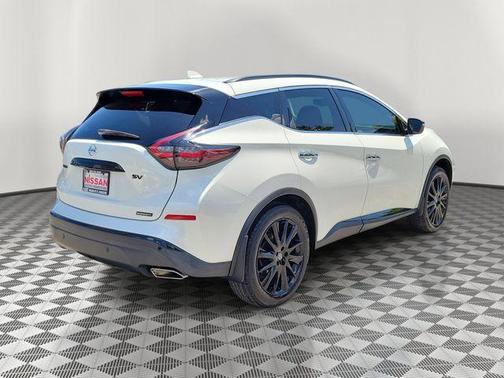 White 2022 Nissan Murano SV