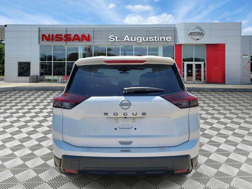 Everest White P 2026 Nissan Rogue SV