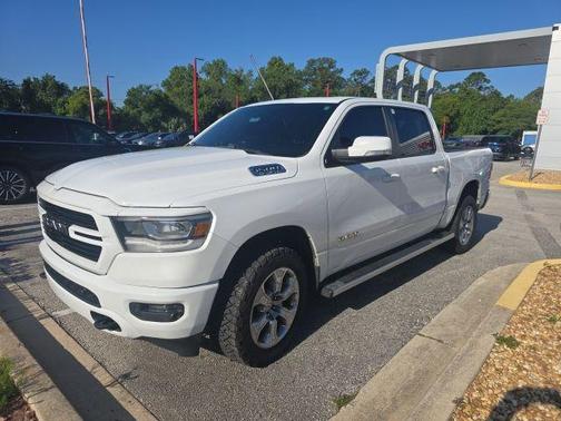 Bright White Clearcoat 2019 RAM 1500 Big Horn