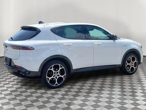 Milano 2024 Alfa Romeo Tonale Veloce