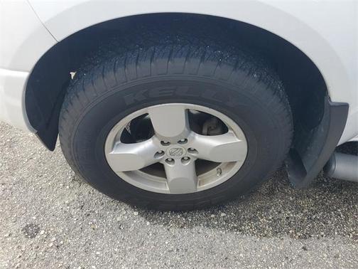 2005 Nissan Frontier LE Crew Cab