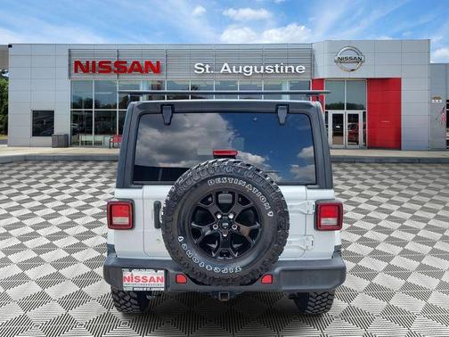 Bright White Clearcoat 2018 Jeep Wrangler Unlimited Sahara