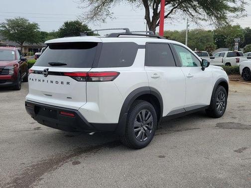 Everest White P 2026 Nissan Pathfinder SV