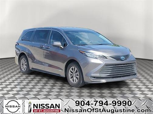 2021 Toyota Sienna LE