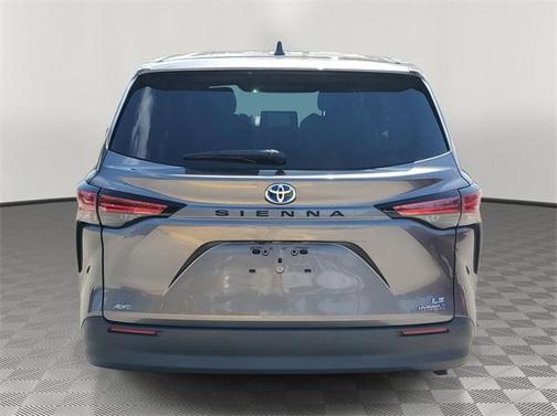 2021 Toyota Sienna LE