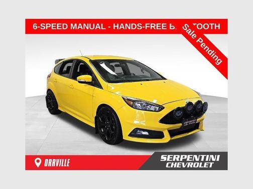 Yellow Metallic 2017 Ford Focus ST Base
