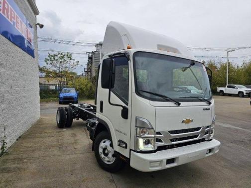 2025 Chevrolet Express 3500