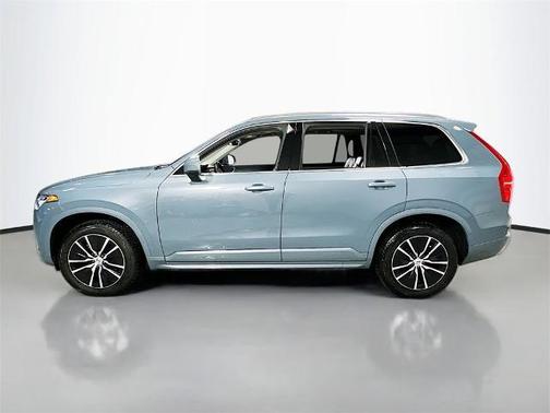2020 Volvo XC90 T5 Momentum 7 Passenger