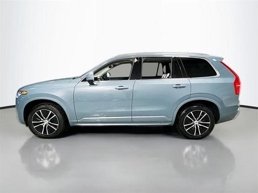 2020 Volvo XC90 T5 Momentum 7 Passenger