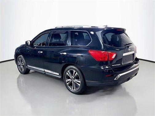 2017 Nissan Pathfinder Platinum