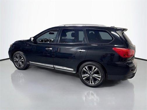 2017 Nissan Pathfinder Platinum
